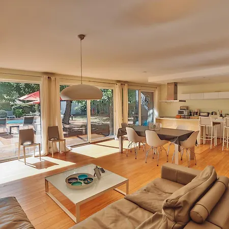 Villa La Maourelle, Piscine Chauffee, Sauna, 250 M De Terrasse, Pingpong, Velos Grayan-et-l'Hopital